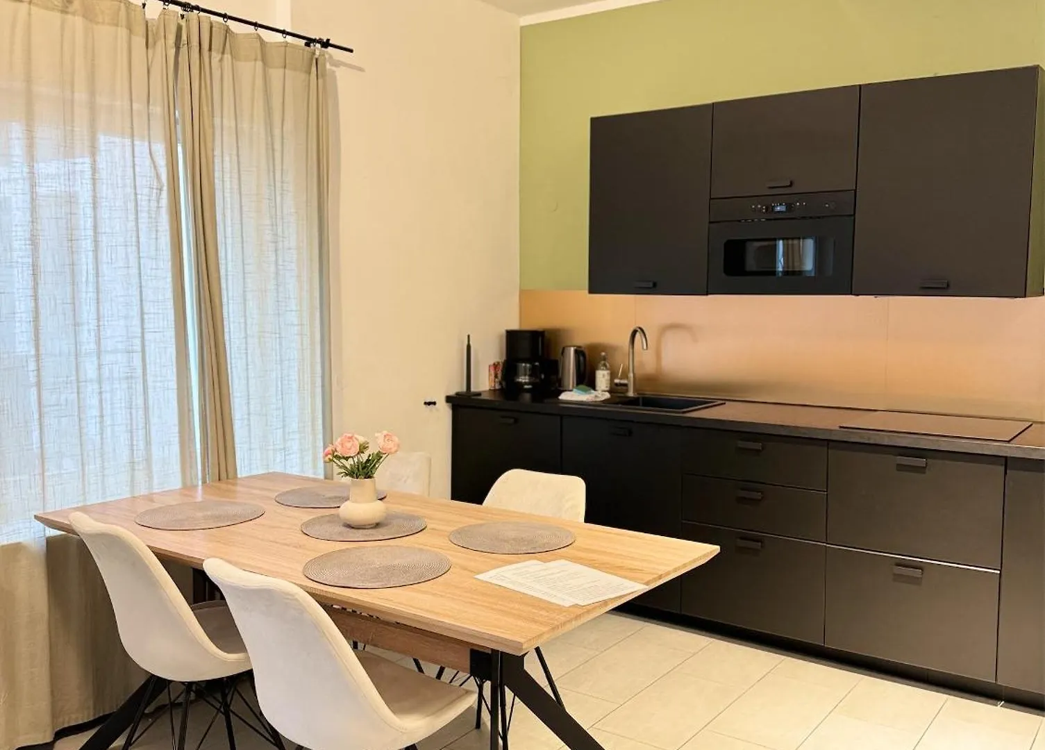 Moderne Wohnung In Ruhiger Umgebung Nahe Messe Berlín